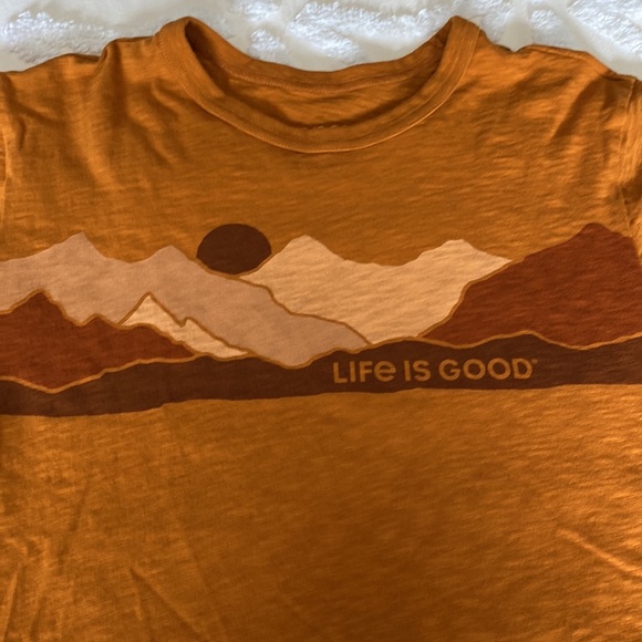 Life Is Good Men’s short sleeve tee. Sz Medium logo on front. Rust color - Picture 2 of 4